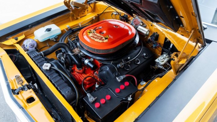 1969-plymouth-hemi-road-runner-with-special-order-feature-sets-record-at-auction_11.jpg