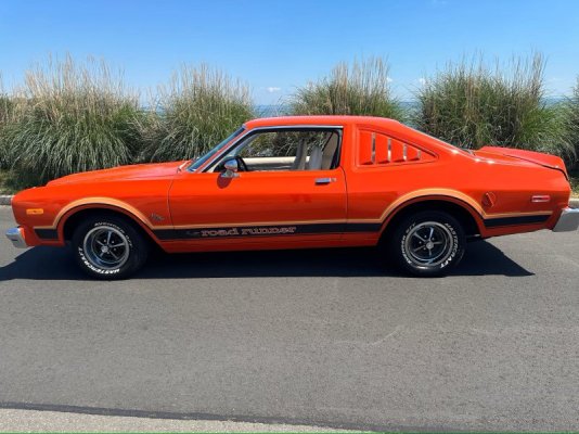 dealer-sells-restored-1976-plymouth-road-runner-claims-it-s-a-rare-gem_10.jpg