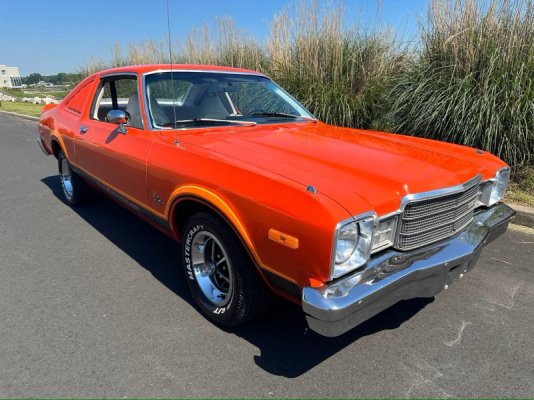 dealer-sells-restored-1976-plymouth-road-runner-claims-it-s-a-rare-gem-251435_1.jpg