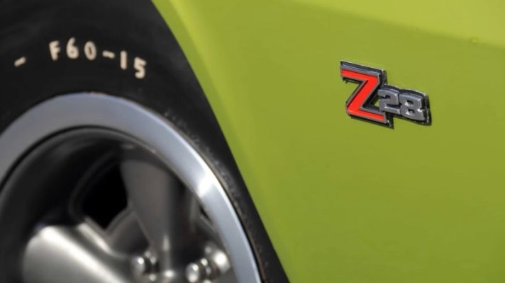 1970-Chevrolet-Camaro-RS-Z28-Citrus-Green-Mecum-Auctions-S77-fender-badge.jpeg