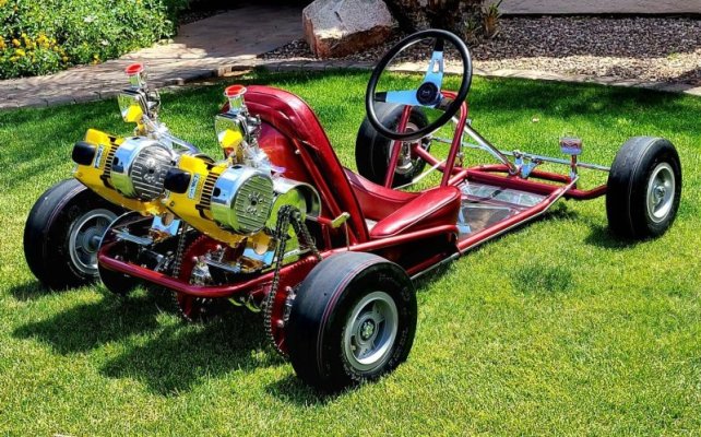 Twin-Engined-McCulloch-Go-Kart-7.jpg