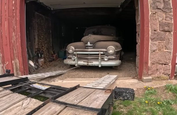 1947-plymouth-de-luxe-sees-daylight-after-47-years-in-a-barn_5.jpg
