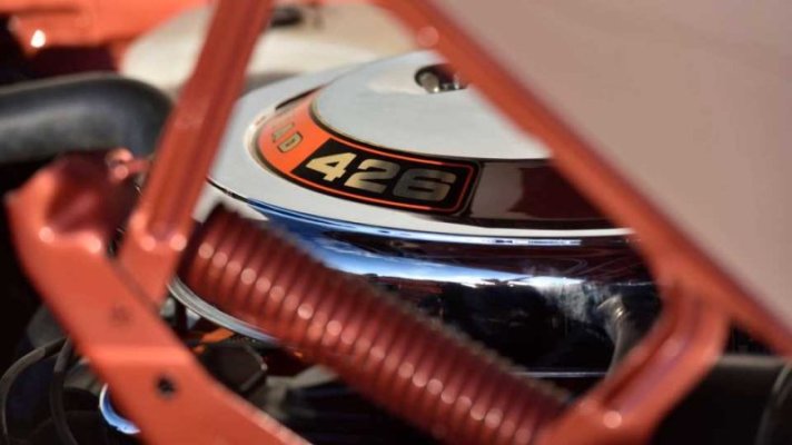 426-hemi-v8-air-cleaner.jpg