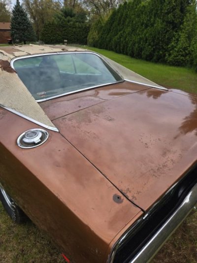 this-dodge-charger-has-been-sitting-for-46-years-and-the-owner-says-it-s-a-good-thing_32.jpg
