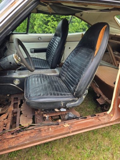 this-dodge-charger-has-been-sitting-for-46-years-and-the-owner-says-it-s-a-good-thing_25.jpg