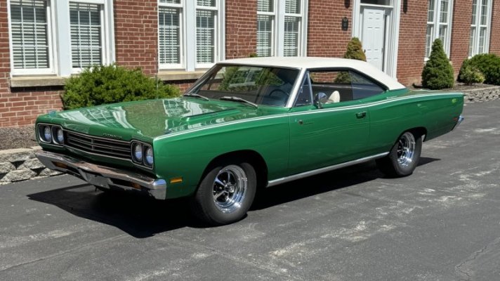 1969-plymouth-road-runner-with-rare-special-order-color-is-up-for-grabs-252584_1.jpg