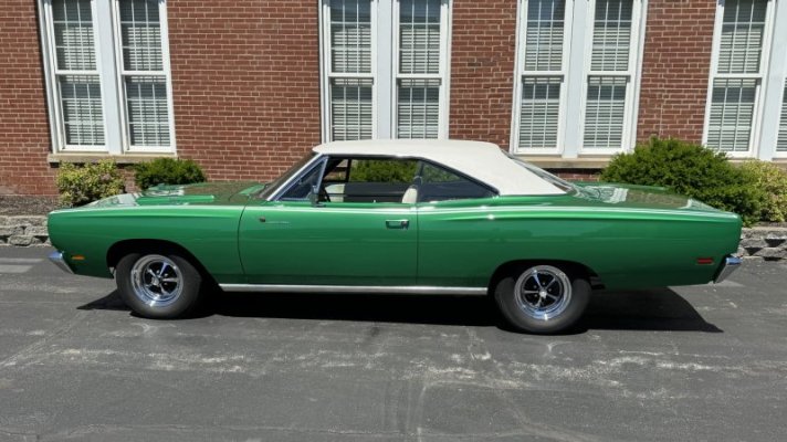 1969-plymouth-road-runner-with-rare-special-order-color-is-up-for-grabs_1.jpg