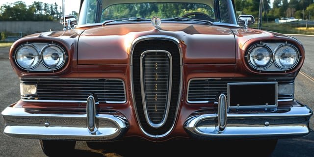 many-faces-of-classic-cars-v0-nxqf3pew6epd1.jpg
