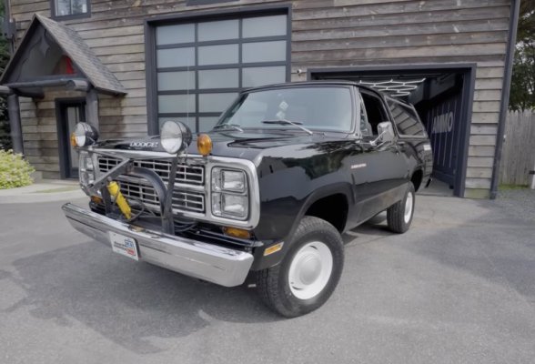 son-detail-s-dad-s-dodge-truck-to-surprise-him-it-is-a-gorgeous-tin-can-on-wheels-253016_1.jpg