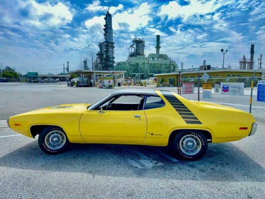 Pineschi-72-Road-Runner-lead-scaled.jpg