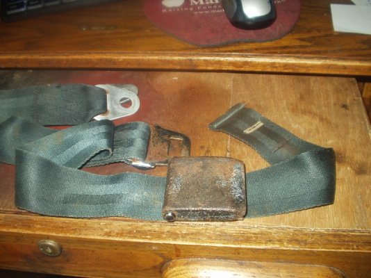 S-1-24 68 seat belts #16.JPG