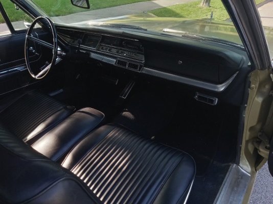 father-cared-for-this-plymouth-sport-fury-for-56-years-car-goes-from-suburb-to-auction_14.jpg