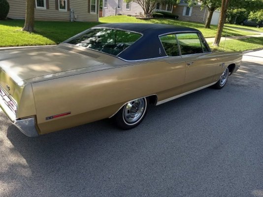 father-cared-for-this-plymouth-sport-fury-for-56-years-car-goes-from-suburb-to-auction_24.jpg