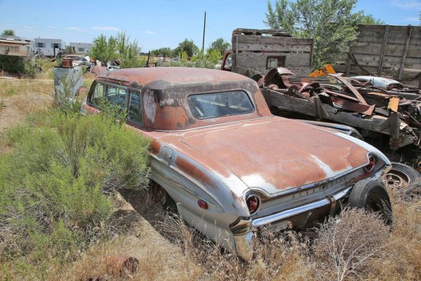 OLDSMOBILE NIGHTY EIGHT LIMOUSINE 1961.jpg