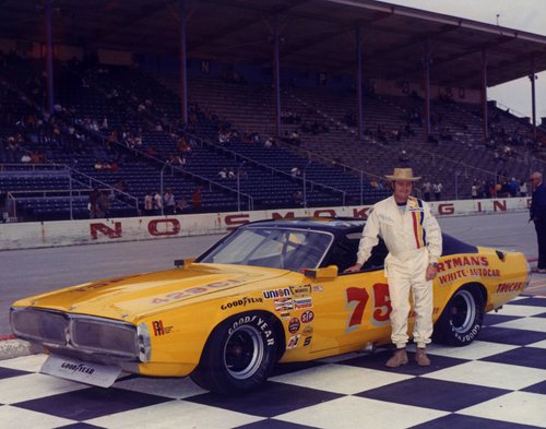 Butch+Hartman+-+Milwaukee+USAC+-+1974.jpg