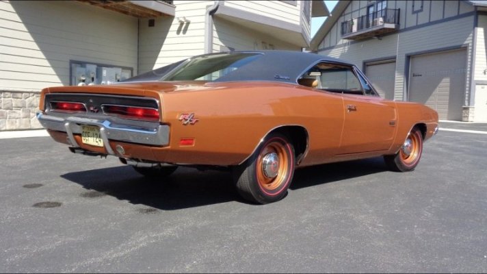 man-drops-68-hemi-charger-trade-for-challenger-t-a-to-buy-a-69-with-a-big-dash-puzzle_33.jpg