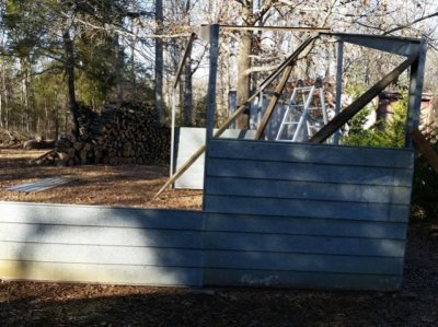 gardentoolsstorage01.jpg gardentoolsstorage01.jpg