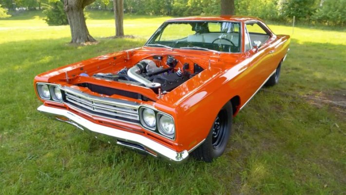 this-guy-bought-a-slant-six-69-plymouth-satellite-can-t-help-but-426-hemi-swap-it_1.jpg