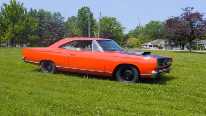 this-guy-bought-a-slant-six-69-plymouth-satellite-can-t-help-but-426-hemi-swap-it_4.jpg