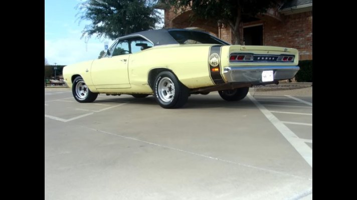 1969-dodge-super-bee-sat-in-barn-27-years-rides-again-scars-and-soul-intact_135.jpg