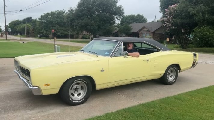 1969-dodge-super-bee-sat-in-barn-27-years-rides-again-scars-and-soul-intact_1.jpg