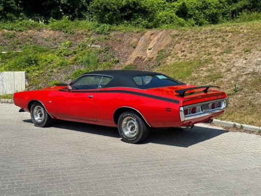1971-called-wants-a-1-in-6-charger-super-bee-sixpack-4-speed-track-pak-owner-asks-ransom-2541...jpeg