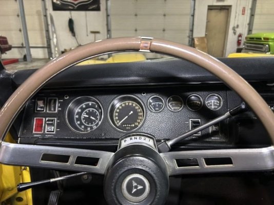 dealer-sells-a-1969-dodge-super-bee-that-s-only-one-letter-away-from-total-perfection_3.jpg