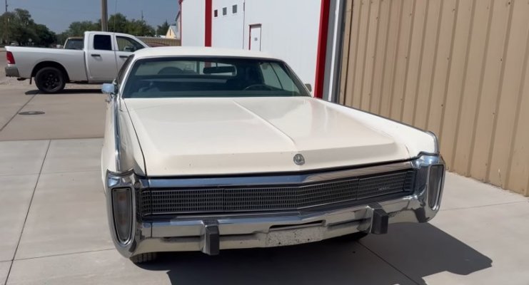 1973-imperial-lebaron-parked-for-40-years-emerges-with-rare-feature_1.jpg