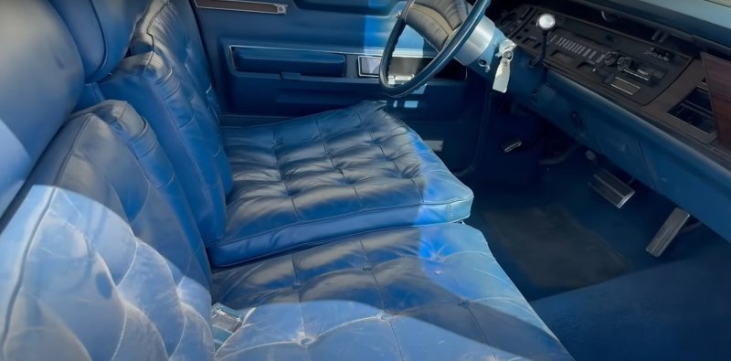 1973-imperial-lebaron-parked-for-40-years-emerges-with-rare-feature_4.jpg