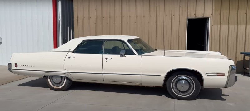 1973-imperial-lebaron-parked-for-40-years-emerges-with-rare-feature_3.jpg