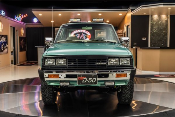 someone-spent-a-fortune-restoring-a-1986-dodge-power-ram-50-pickup_3.jpg