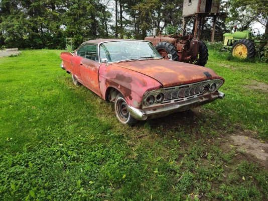 this-family-owned-1961-dodge-dart-phoenix-sports-the-rare-d500-package-now-selling-253739_1.jpg