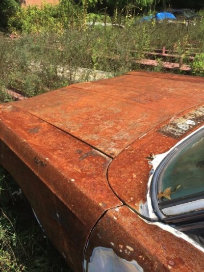 this-abandoned-1969-dodge-has-big-super-bee-ambitions-now-selling-for-beer-money_5.jpg