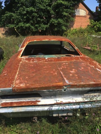 this-abandoned-1969-dodge-has-big-super-bee-ambitions-now-selling-for-beer-money-253106_1.jpg