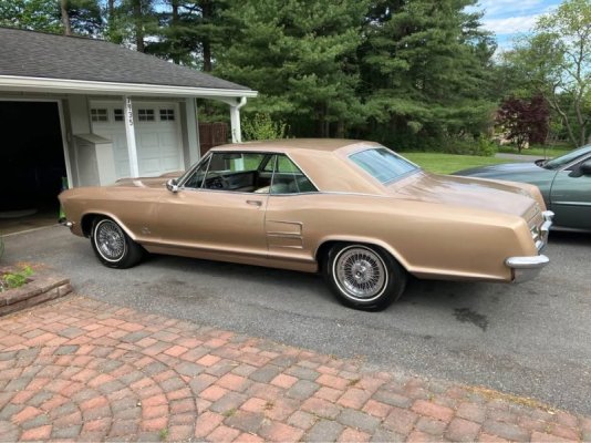 unrestored-and-gorgeous-1963-buick-riviera-needs-a-new-home-253046_1.jpg