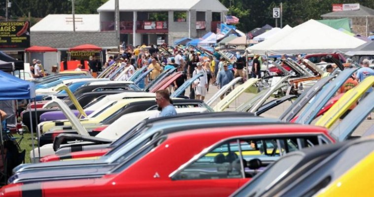 mopar car show.jpeg