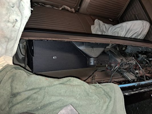 20250729_151945 Glove box & defrost vent installed.jpg 20250729_151945 Glove box & defrost vent installed.jpg