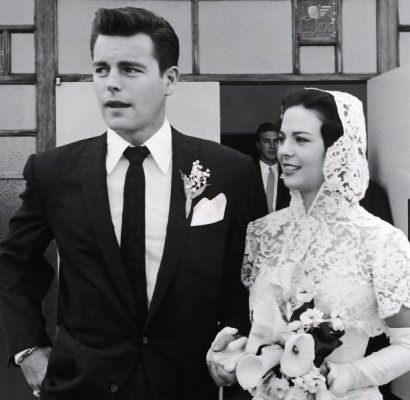 american-actors-natalie-wood-and-robert-wagner-stand-news-photo-1569865528.jpg