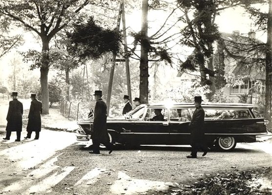 1957Hearse2.jpg