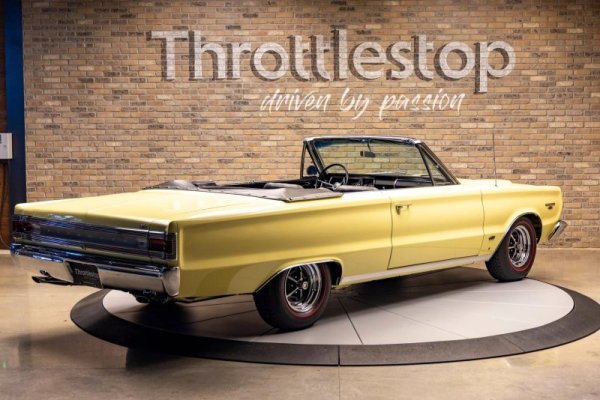 1967-plymouth-gtx-rocks-the-whole-9-yards-hemi-muscle-1-in-10-rarity-flawless-condition_2.jpg