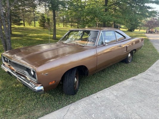 original-owner-drove-his-survivor-1970-road-runner-127k-miles-parked-it-for-two-decades-255341_1.jpg
