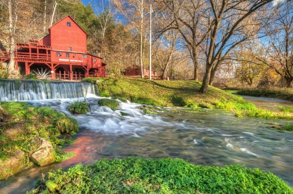 hodgson-mill-landscape-missouri-gregory-ballos.jpg