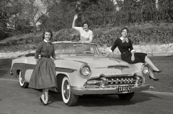 1950s-female-fashion-1.jpeg