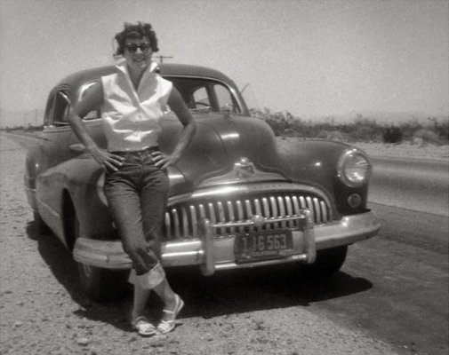 1950s-female-fashion-7.jpeg