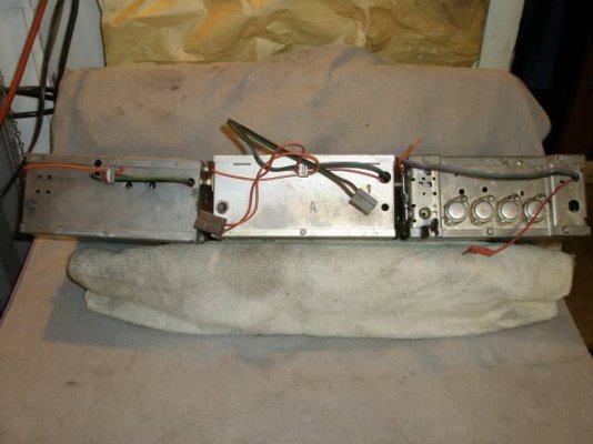 RADIOS 71-74 B BODY 3.JPG