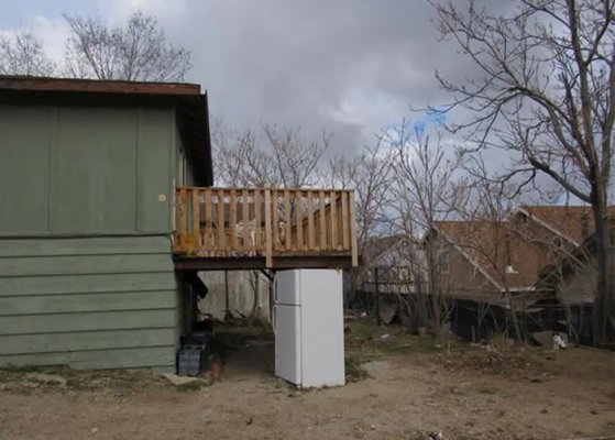 terrible-real-estate-photos-39-5c35ea97be066__700.jpg