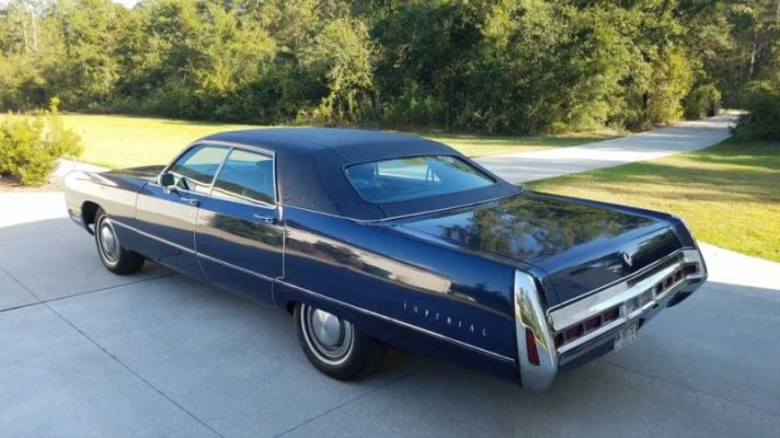 1971_chrysler_imperial_lebaron_rear.jpg