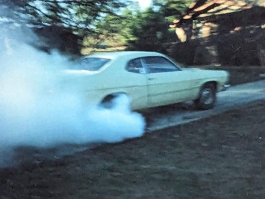Duster_burnout2.jpg
