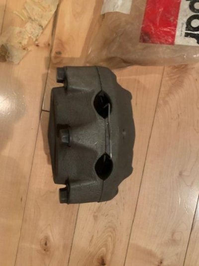 nos 1966-1969 MoPar B-Body 4 psiton caliper..jpg