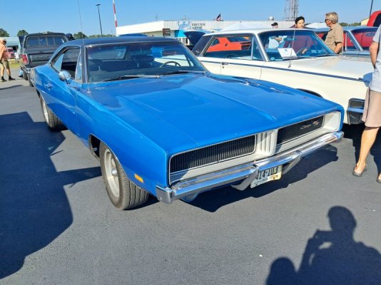 20250920_094952 1969 Charger RT B5 blue 440 AT.jpg